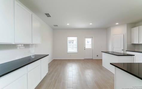 1236 Sweden Seguin TX 78155
