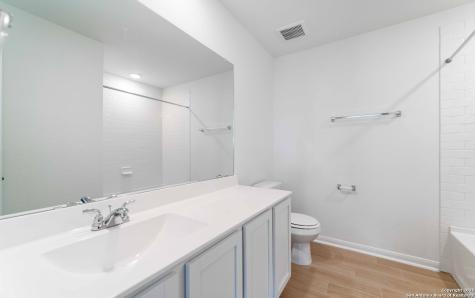 1236 Sweden Seguin TX 78155