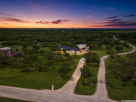 209 Gentle Breeze Floresville TX 78114