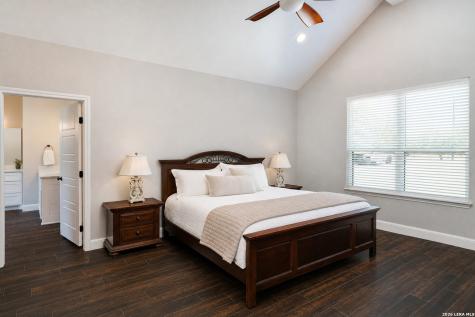 209 Gentle Breeze Floresville TX 78114