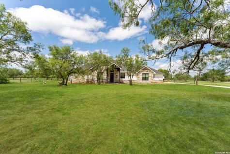 209 Gentle Breeze Floresville TX 78114