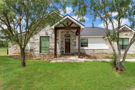 209 Gentle Breeze Floresville TX 78114