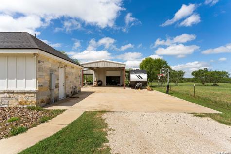 209 Gentle Breeze Floresville TX 78114