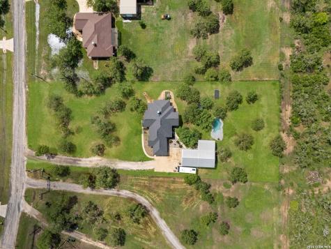 209 Gentle Breeze Floresville TX 78114