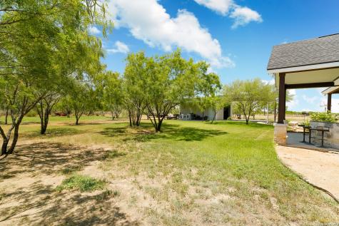 209 Gentle Breeze Floresville TX 78114
