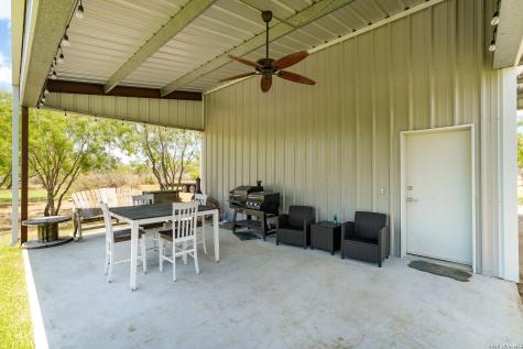 209 Gentle Breeze Floresville TX 78114