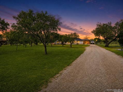 209 Gentle Breeze Floresville TX 78114