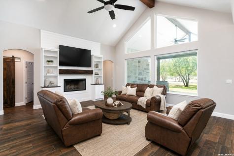 209 Gentle Breeze Floresville TX 78114