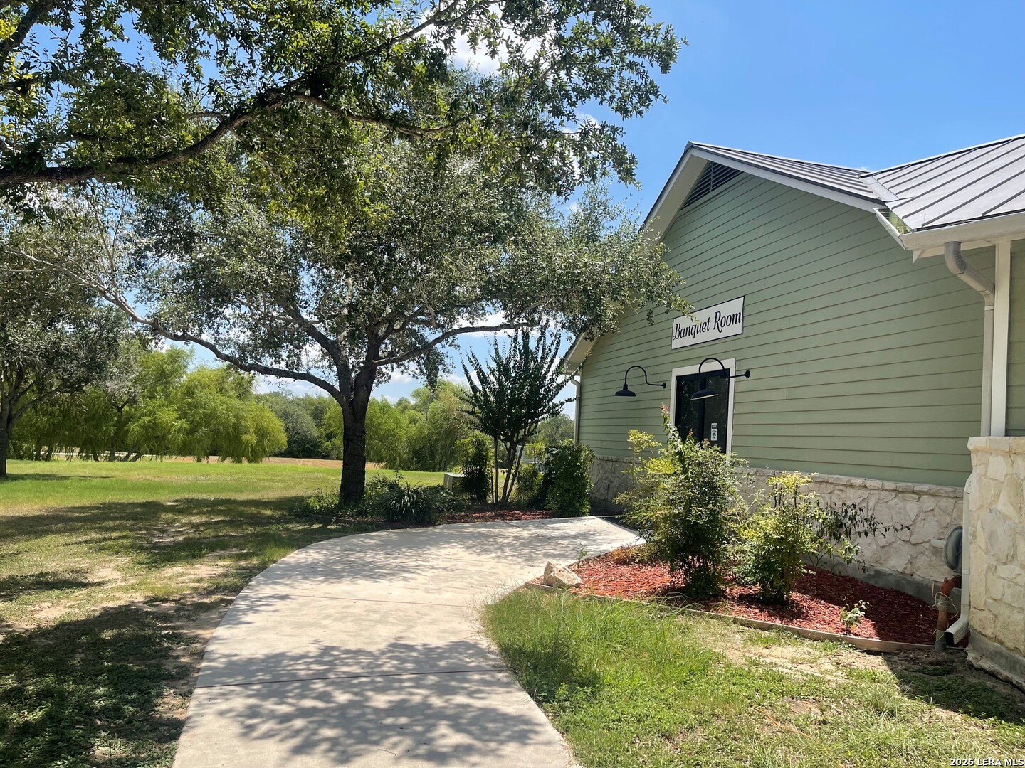 105 Chipping Alley Floresville TX 78114
