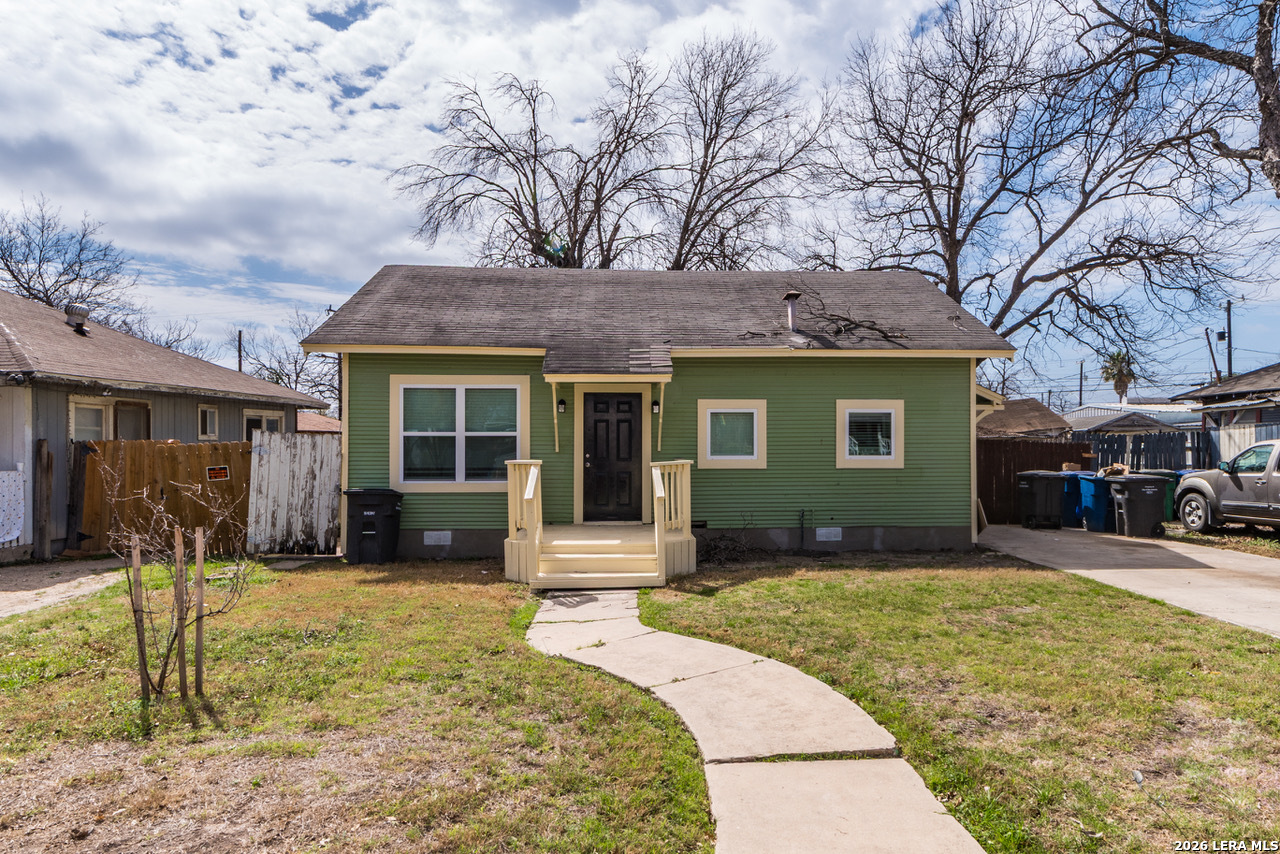 930 W Ridgewood Court San Antonio TX 78201