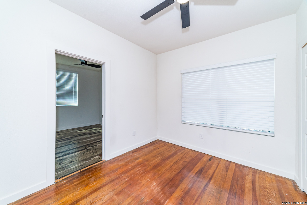 930 W Ridgewood Court San Antonio TX 78201