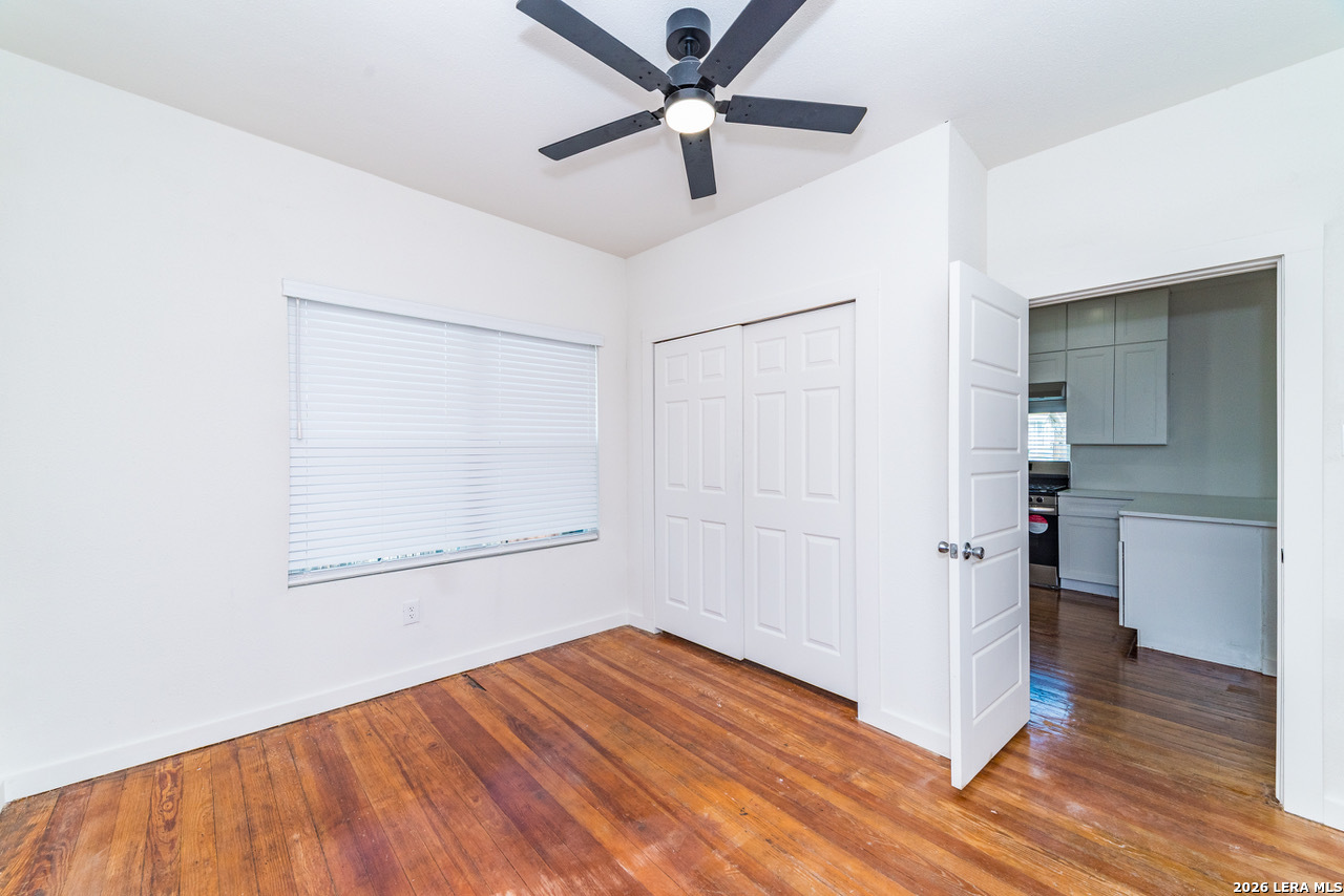 930 W Ridgewood Court San Antonio TX 78201