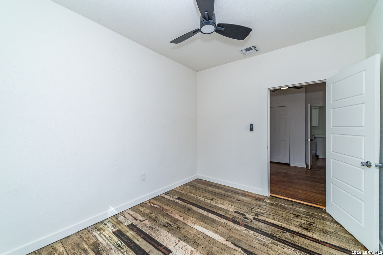 930 W Ridgewood Court San Antonio TX 78201