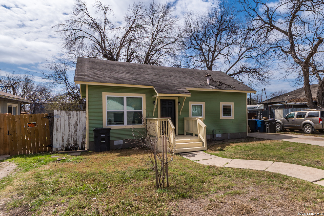 930 W Ridgewood Court San Antonio TX 78201