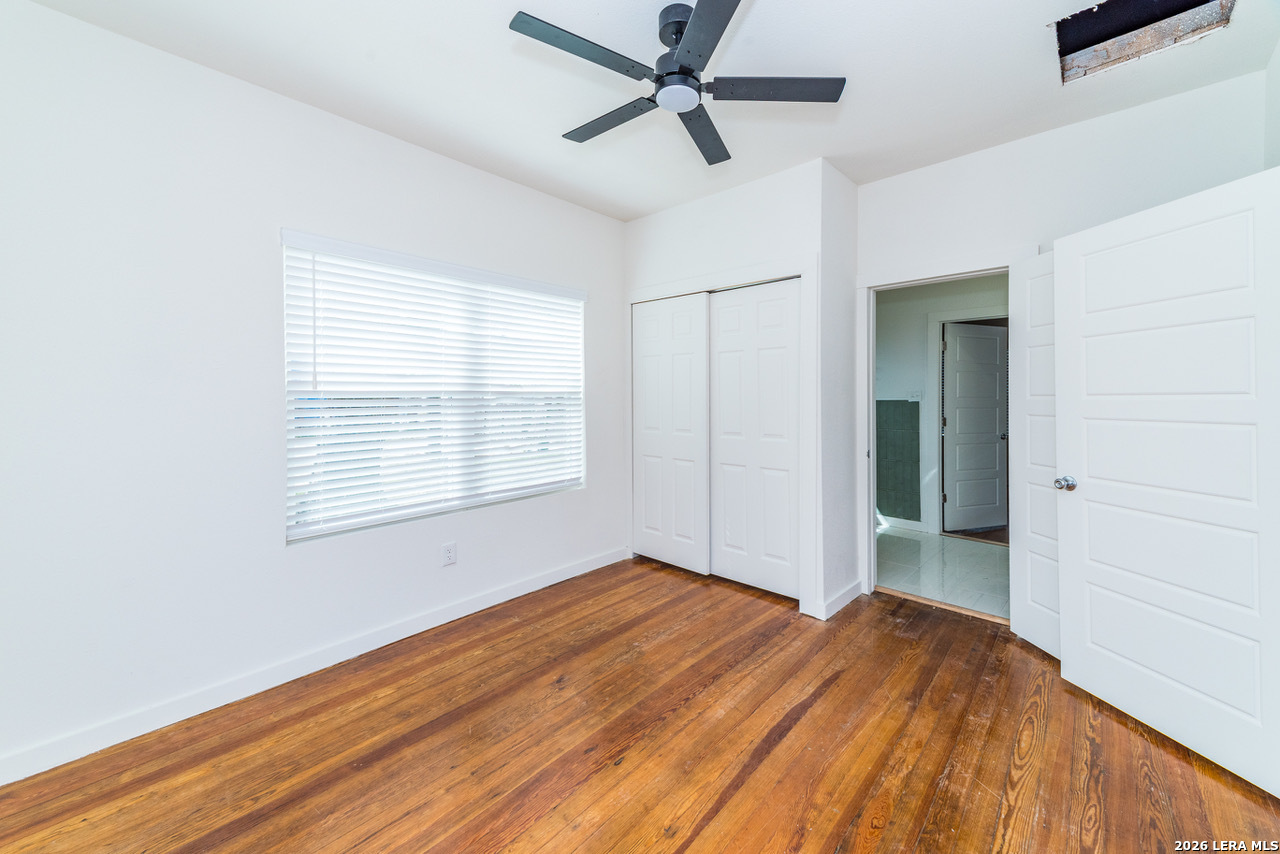 930 W Ridgewood Court San Antonio TX 78201