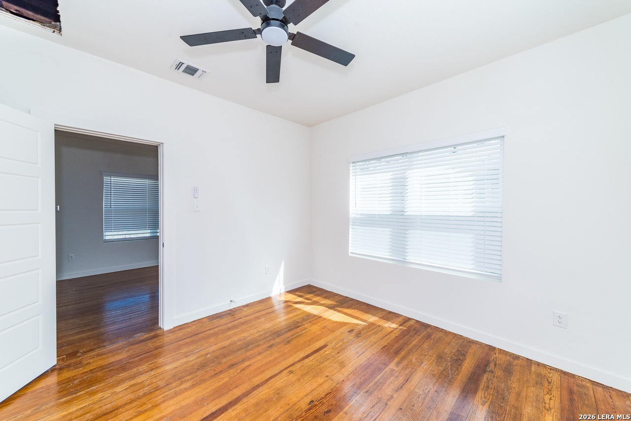 930 W Ridgewood Court San Antonio TX 78201