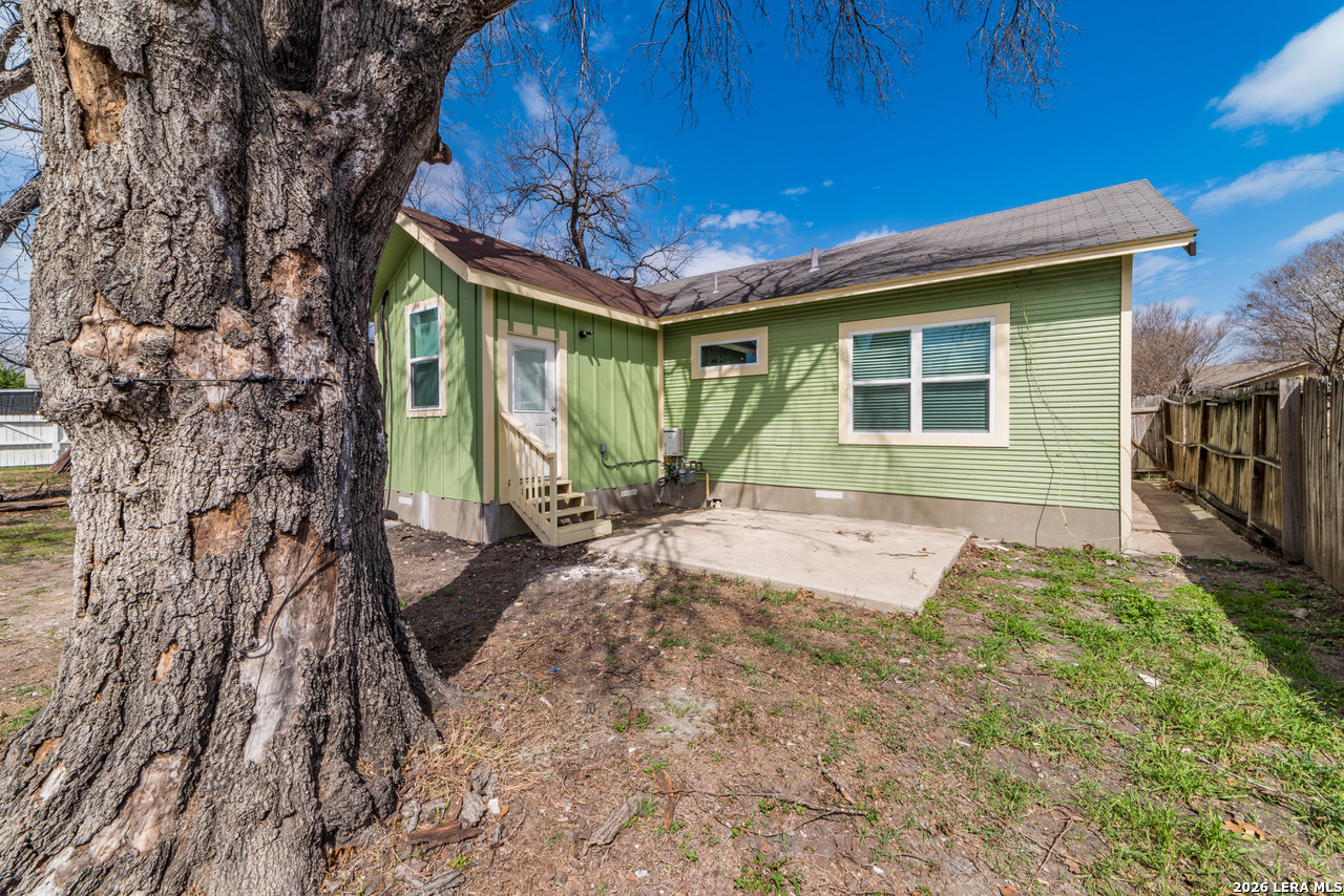 930 W Ridgewood Court San Antonio TX 78201
