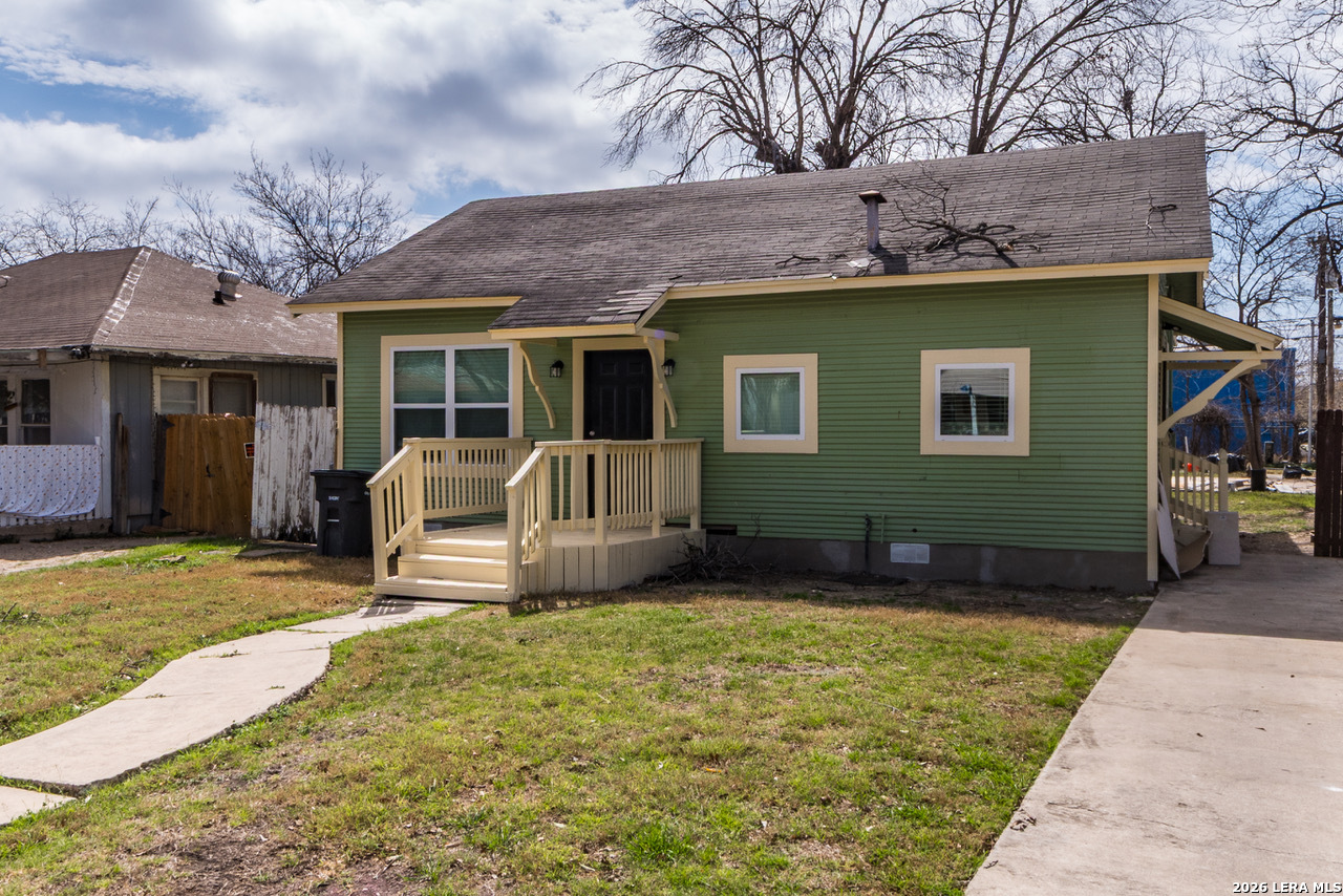 930 W Ridgewood Court San Antonio TX 78201