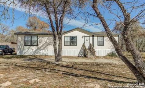209 Encino Torcido Adkins TX 78101