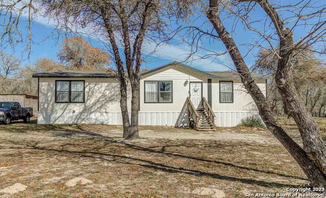 209 Encino Torcido Adkins TX 78101