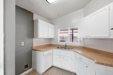 6086 Glacier Sun San Antonio TX 78244
