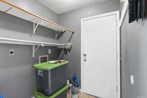 6086 Glacier Sun San Antonio TX 78244