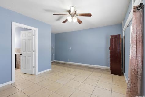 6086 Glacier Sun San Antonio TX 78244