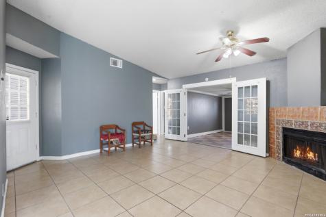 6086 Glacier Sun San Antonio TX 78244