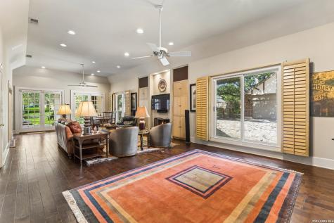 110 Geneseo Road Terrell Hills TX 78209