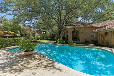 110 Geneseo Road Terrell Hills TX 78209