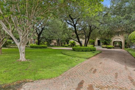 110 Geneseo Road Terrell Hills TX 78209