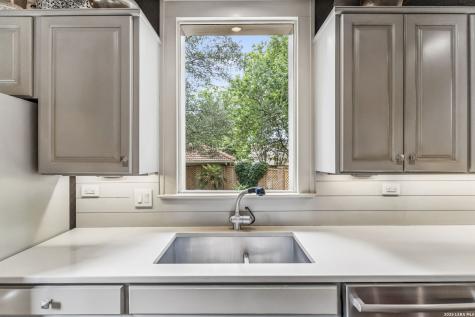 110 Geneseo Road Terrell Hills TX 78209