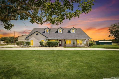 142 Shannon Ridge Floresville TX 78114