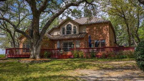 230 Shamrock Floresville TX 78114