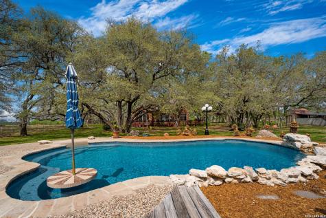 230 Shamrock Floresville TX 78114