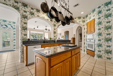 230 Shamrock Floresville TX 78114