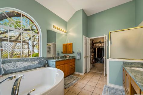 230 Shamrock Floresville TX 78114