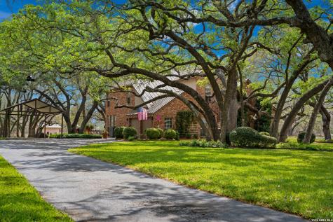 230 Shamrock Floresville TX 78114