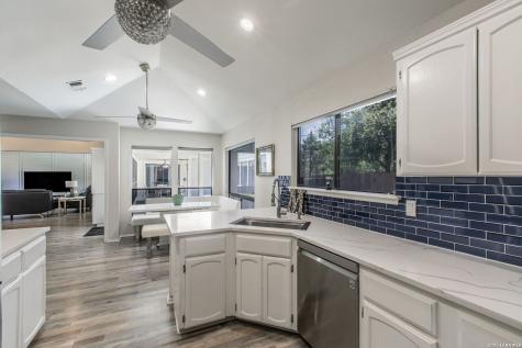 3010 View Oak San Antonio TX 78232
