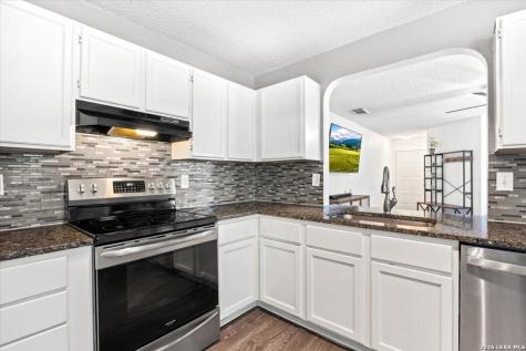 13354 Greenstone San Antonio TX 78249