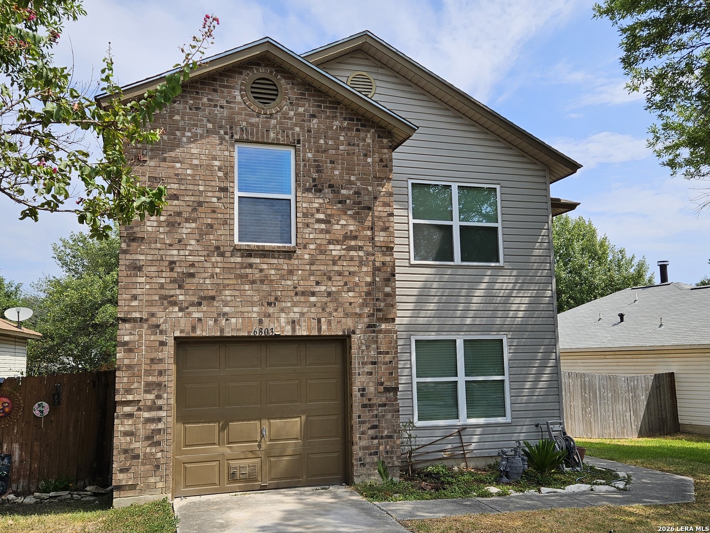 6803 Honeyridge Lane San Antonio TX 78239