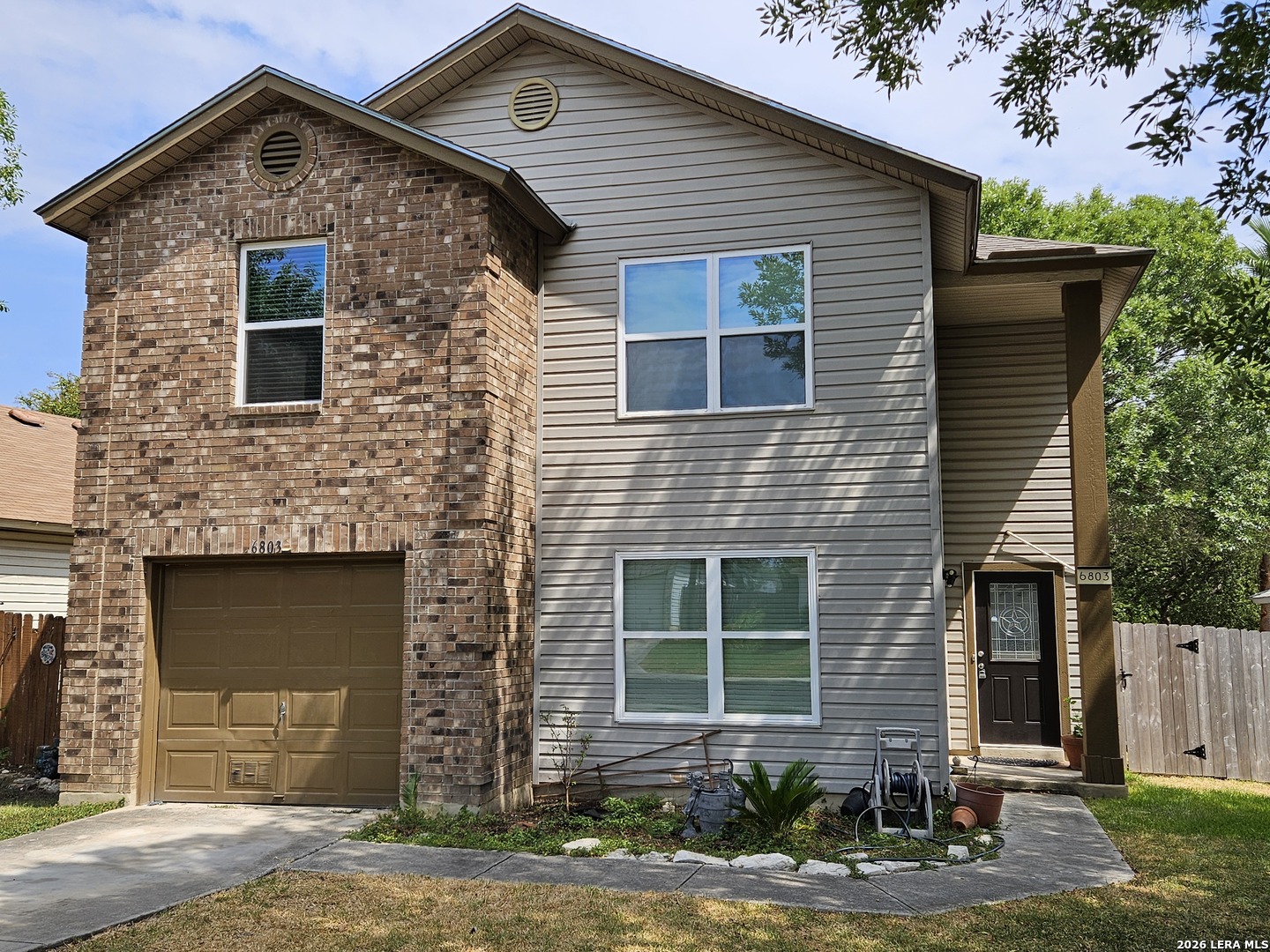 6803 Honeyridge Lane San Antonio TX 78239