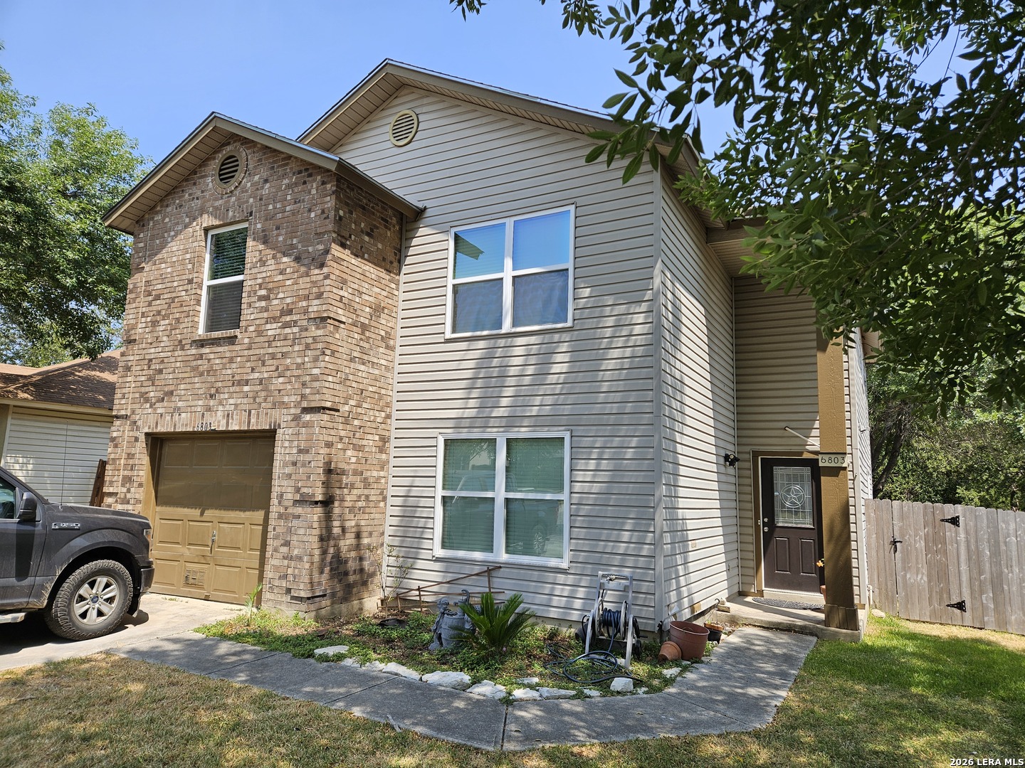 6803 Honeyridge Lane San Antonio TX 78239