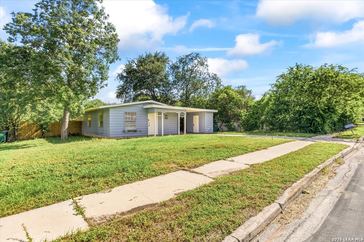 5846 Castle Lake San Antonio TX 78218