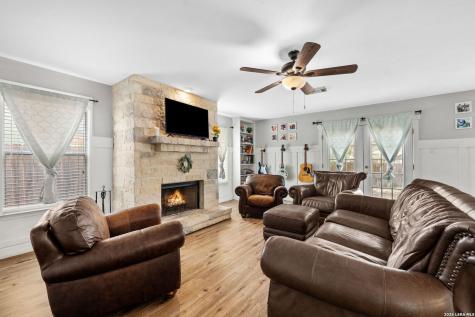 4123 Knollpass San Antonio TX 78247