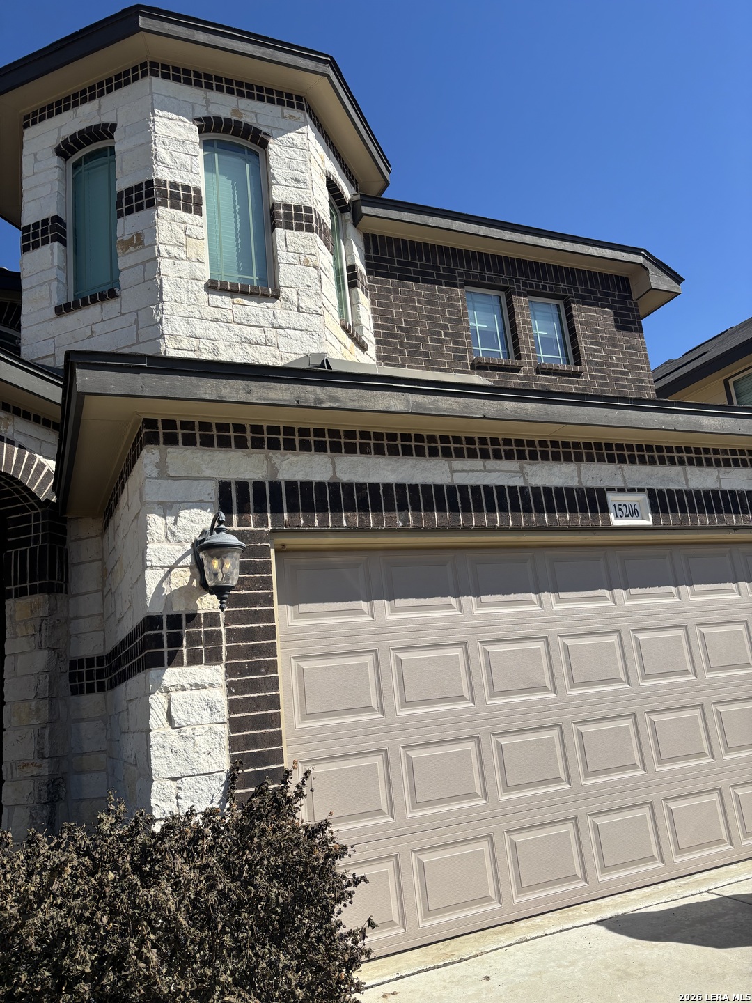 15206 Comanche Gard San Antonio TX 78233