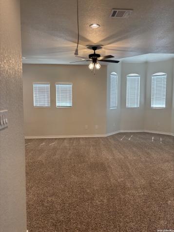 15206 Comanche Gard San Antonio TX 78233