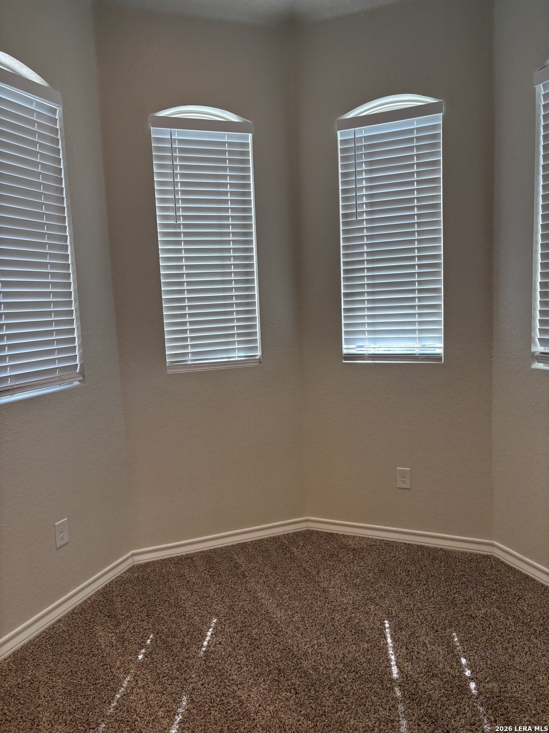 15206 Comanche Gard San Antonio TX 78233