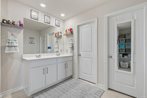 21258 Watercourse San Antonio TX 78266
