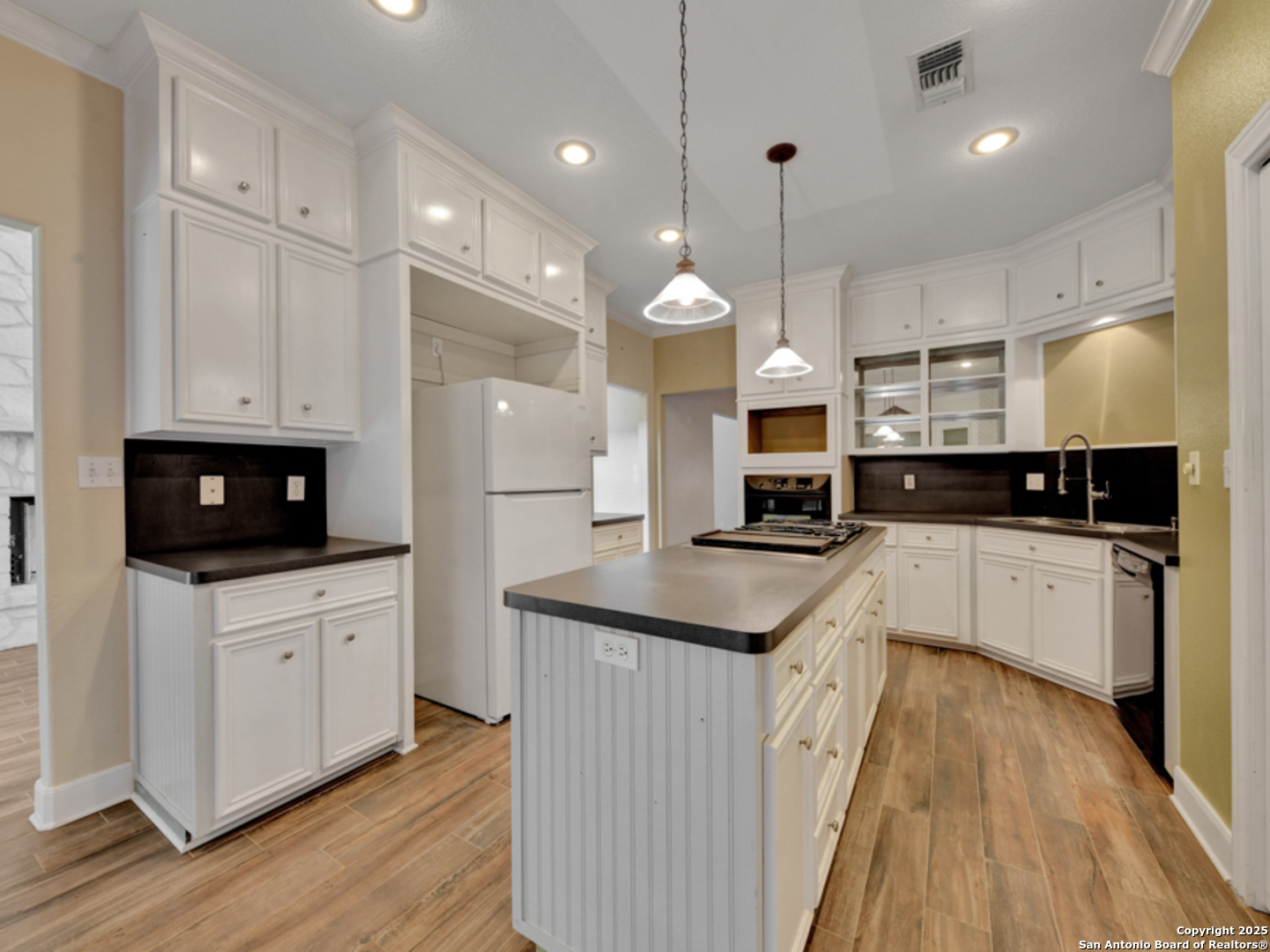 1210 Whispering Woods New Braunfels TX 78132